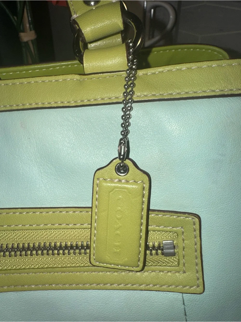 RARE EUC Coach KISS LOCK Two Tone Palette Green Leather with Lime Trim  PRETTY